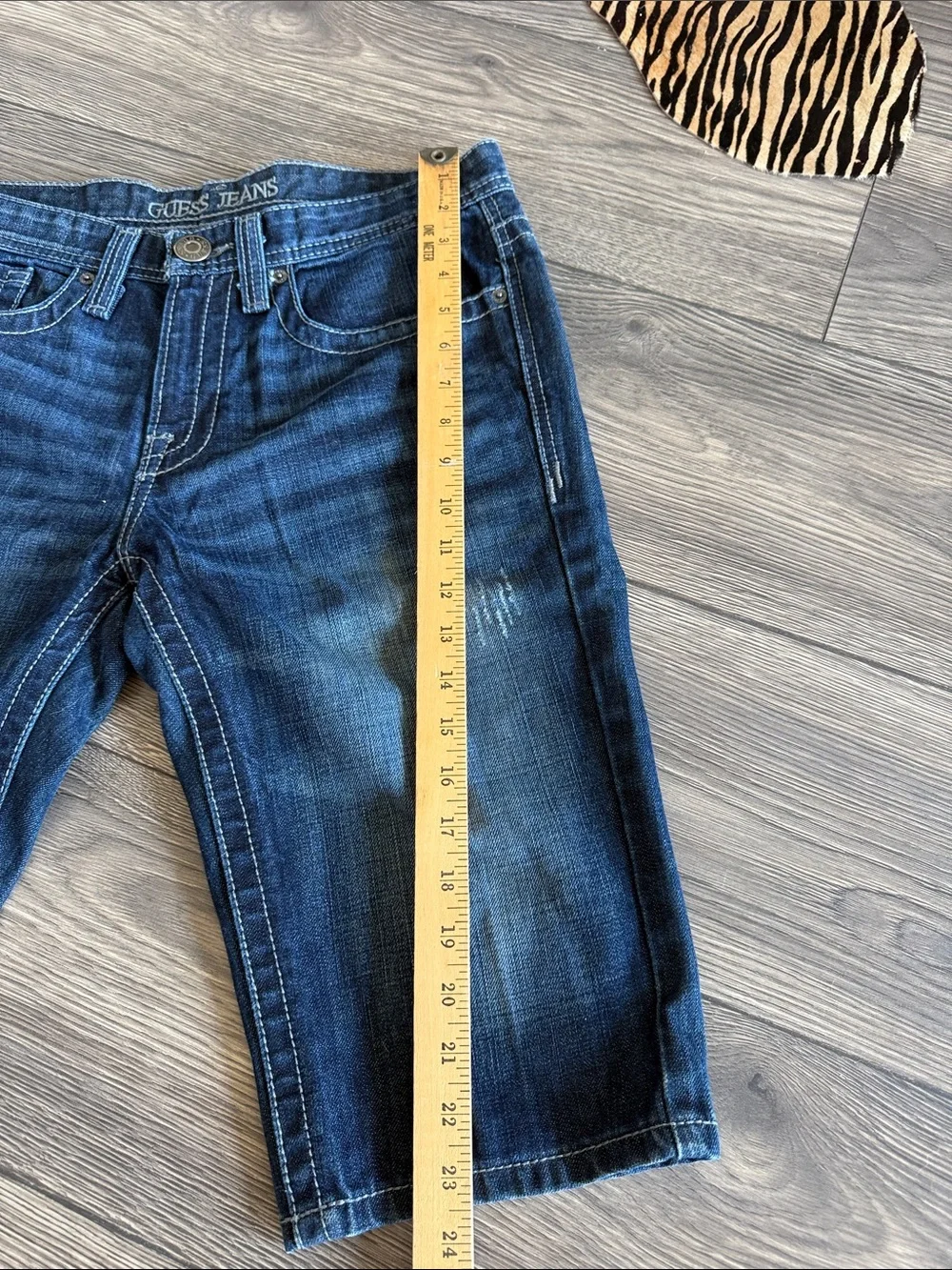 GUESS Jeans size 31 Distressed Denim Bermuda Shorts Y2K Long Jorts